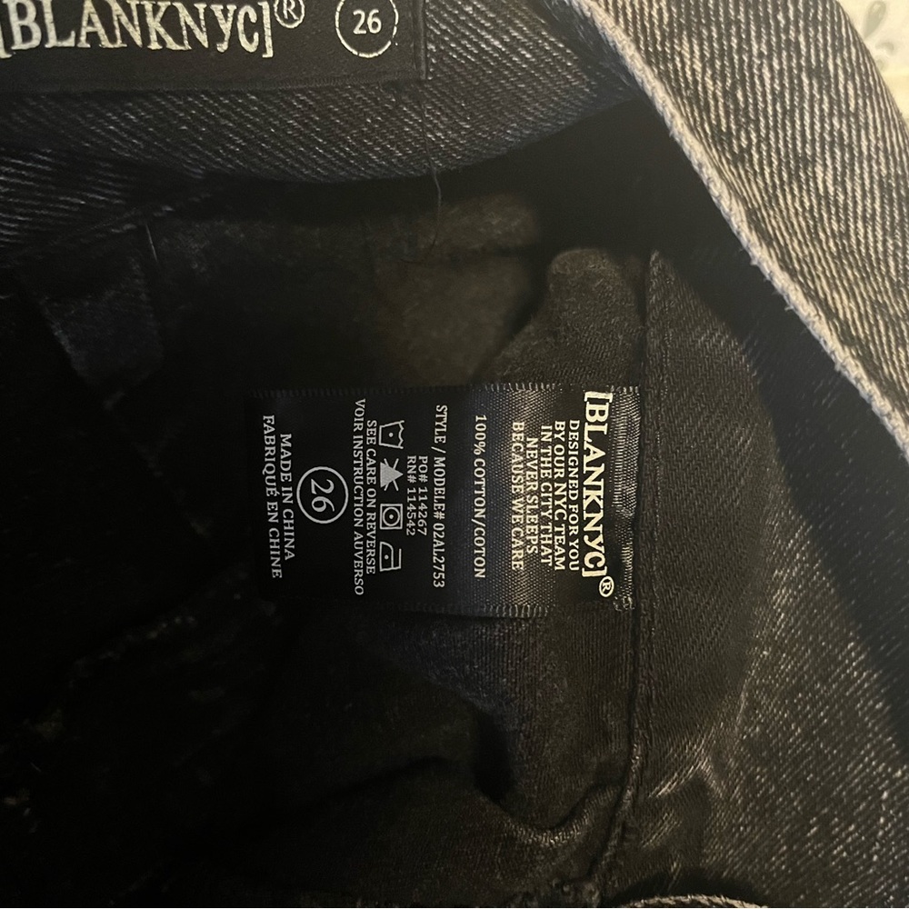 BlankNyc When in Rome jeans size 26 *cross-listed* - Picture 6 of 8
